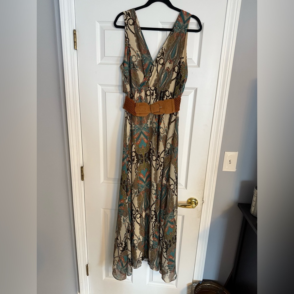Chic Paisley Maxi Dress with Tan Belt